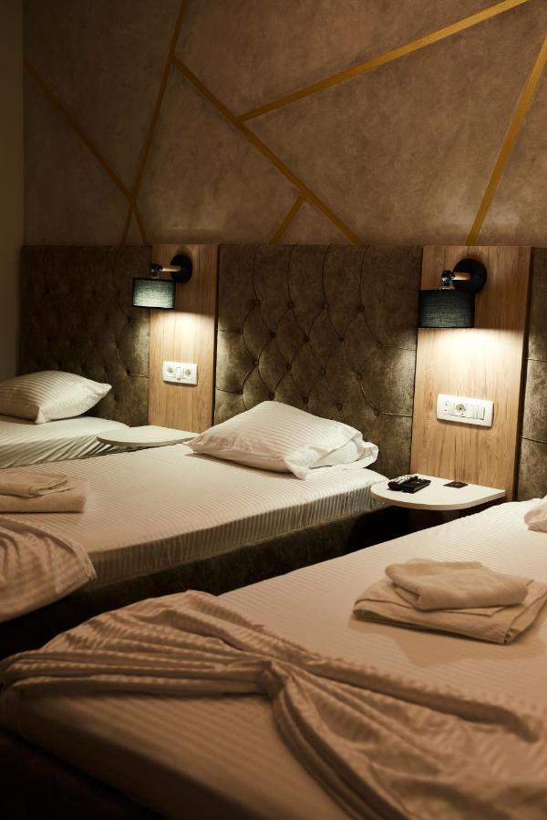 Amico Hotel Приштина Екстер'єр фото