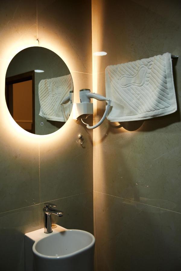 Amico Hotel Приштина Екстер'єр фото